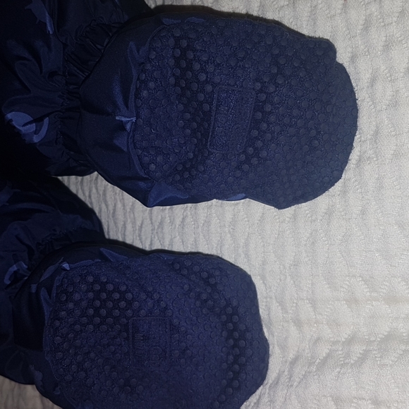 Baby GAP snowsuit down filled - Picture 3 of 6